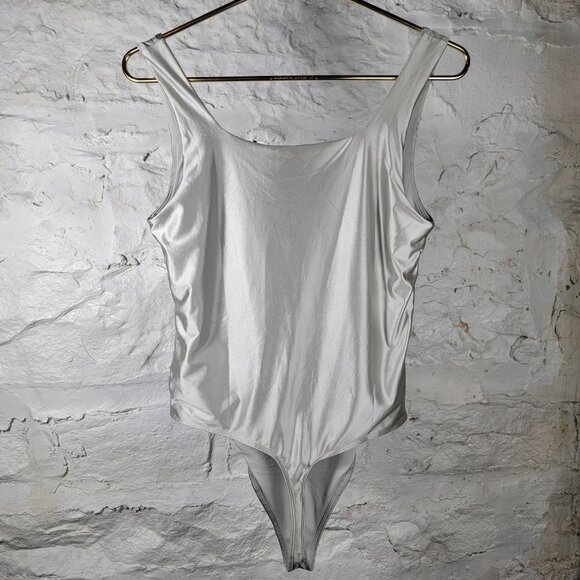 House of Harlow 1960 scoop neck bodysuit thong lined soft silky silver size‎ med - Picture 10 of 12